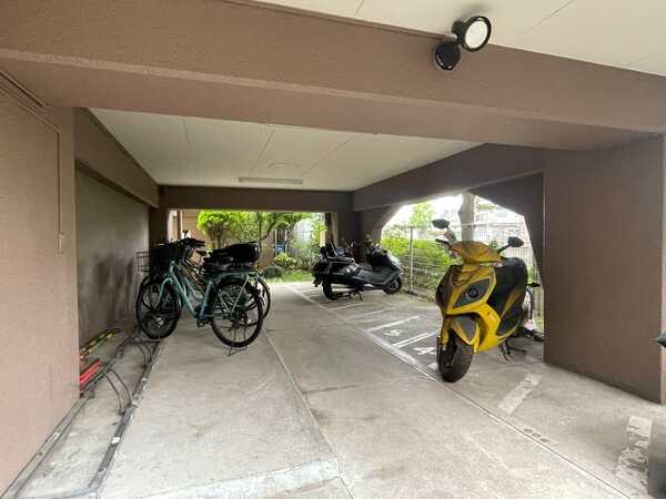 バイク置き場です。