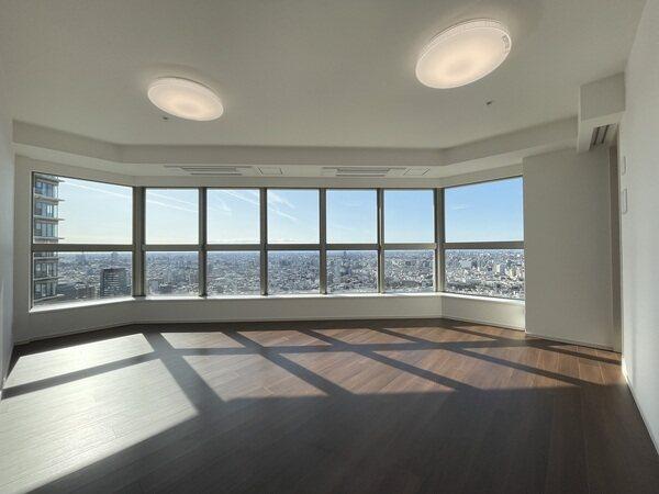 南西角住戸のため、陽当り、眺望の良い開放的なお部屋です