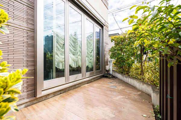 1F ウッドデッキ