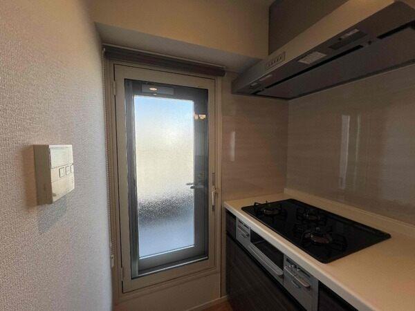 窓が横でついているため、換気のしやすい設計。