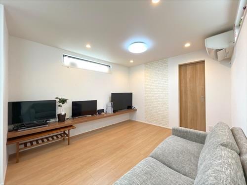 リビングダイニング・ＷＩＣ２．７帖