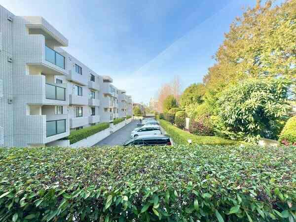 洋室約7.8帖からの眺望