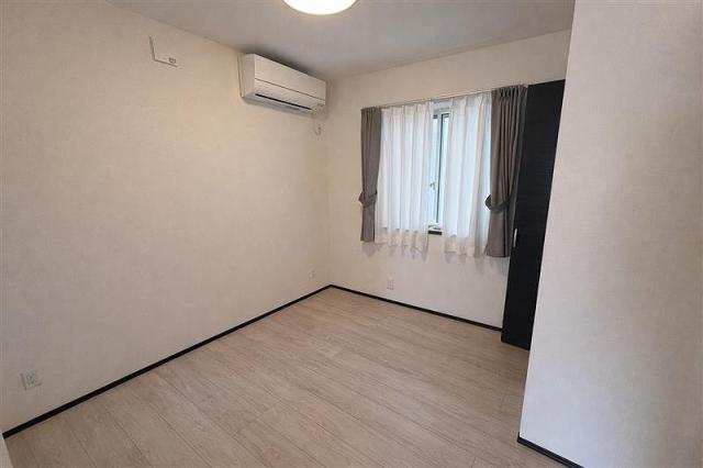 リビング以外の居室  写真撮影日：2026-02-16