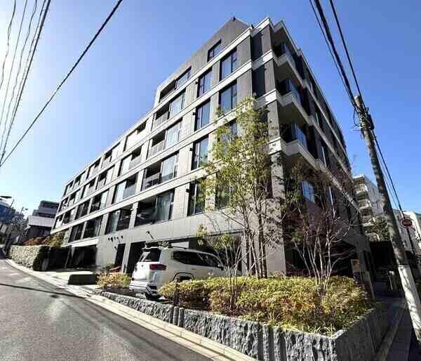 東京メトロ東西線「神楽坂」駅・東京メトロ有楽町線「飯田橋」駅徒歩6分含む、複数沿線が徒歩圏内です。