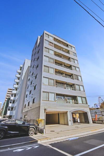 木場公園徒歩1分、住環境良好な立地のマンションです