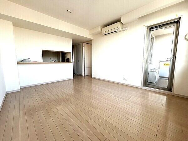 LD部分には床暖房が設けられています。空気を汚さず、寒い季節も足元からじんわりと温まれます。