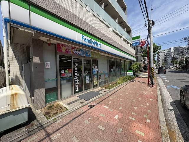 ファミリーマート平野2丁目店 100m 写真撮影日：2026-05-02