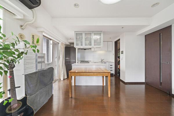 13階東南、南西角部屋につき、日照・眺望・通風良好