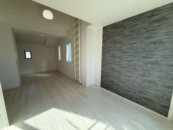 LDK約15.7帖※備品等（カーテン）は価格に含まれません。