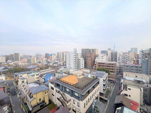 洋室９．６帖のバルコニーからの眺望