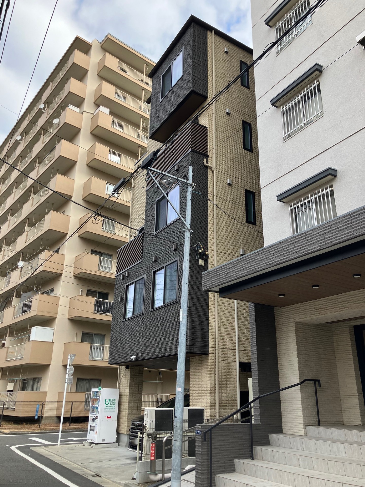 外観写真・前面道路