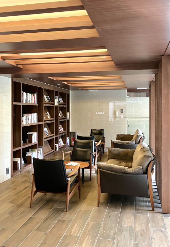 ライブラリー　　ひとりの時間を楽しめるライブラリーがあります。