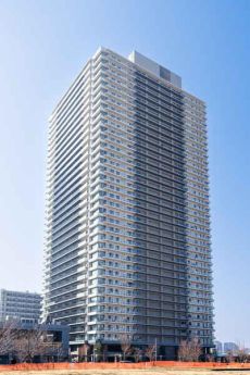 JR常磐線「金町」駅徒歩12分に立地。竹中工務店施工の地上37階建大規模タワーレジデンスです。