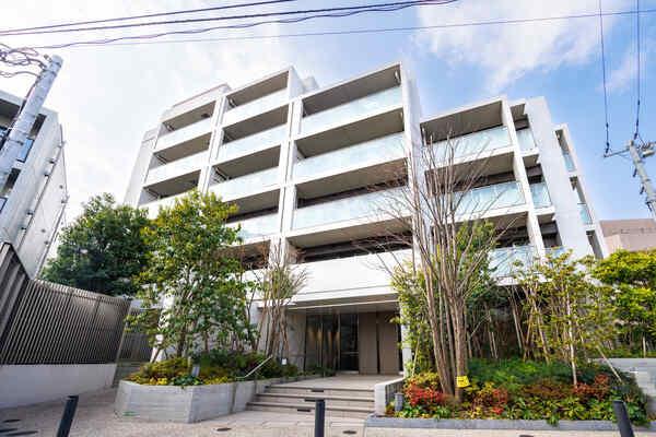 小田急線「経堂」駅徒歩9分。2022年1月築「ザ・パークハウス経堂レジデンス」5階住戸のご案内です。