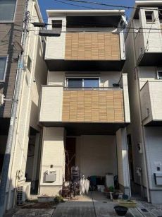 2016年3月築、地上3階建て中古戸建