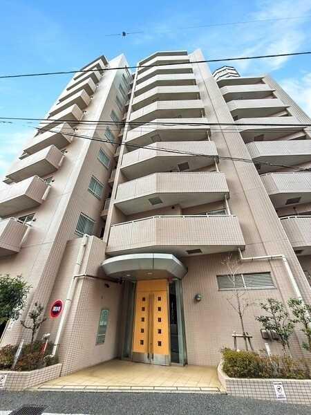 地上10階建７階部分。JR山手線「恵比寿」駅徒歩8分ほか複数路線利用可能な交通至便な立地です。