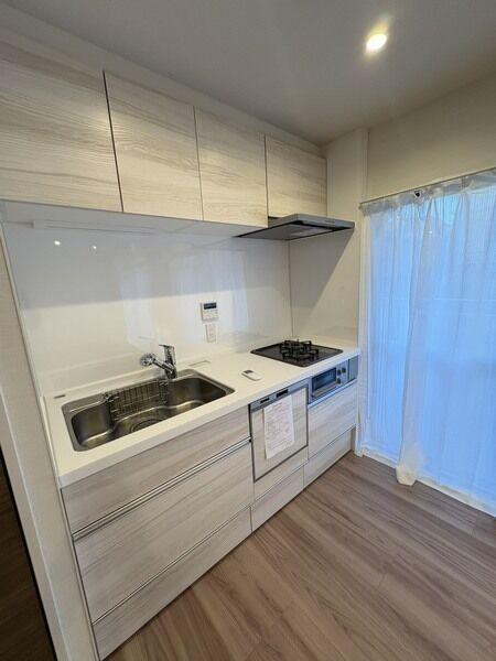 システムキッチン/収納豊富です