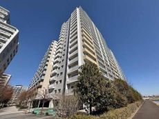 15階・南東角住戸につき陽当り・通風・眺望良好です。20帖超のLDKは南向きのバルコニーに面します。