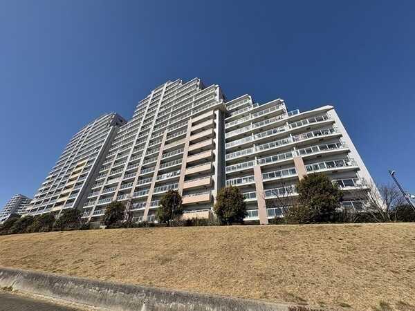 TES温水式床暖房や食器洗乾燥機、浴室乾燥機など、機能的な設備が日々の暮らしをサポートします。