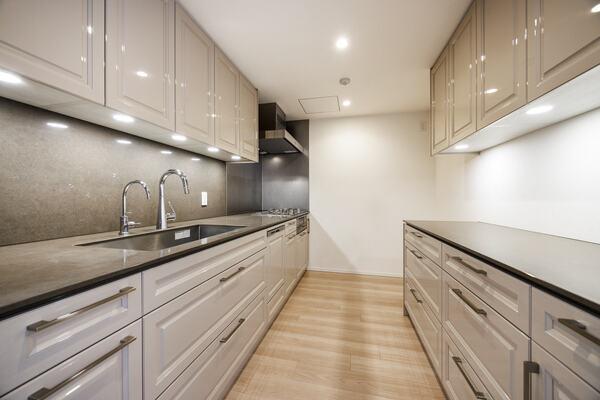 作業に集中しやすい壁付キッチン。LDからキッチン内が見えにくく、急な来客時にも嬉しいレイアウトです。