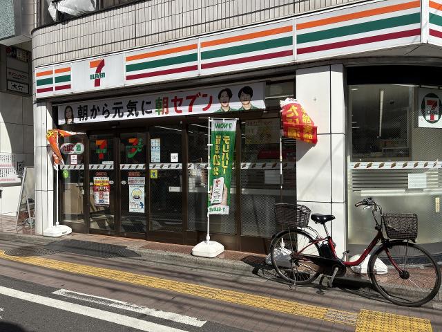 セブン-イレブン 高田馬場3丁目店 70m 写真撮影日：2026-03-07