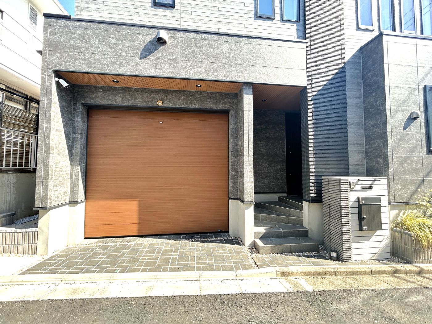 外観ビルトインガレージ