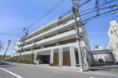 RC造5階建てマンションの3階部分。東急多摩川線「鵜の木」駅まで徒歩9分、2沿線利用可能な立地です。