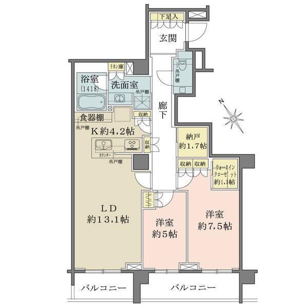 キッチンはLDと廊下から出入りでき、家事動線良好。ウォークインクローゼットや納戸があり、収納が豊富。