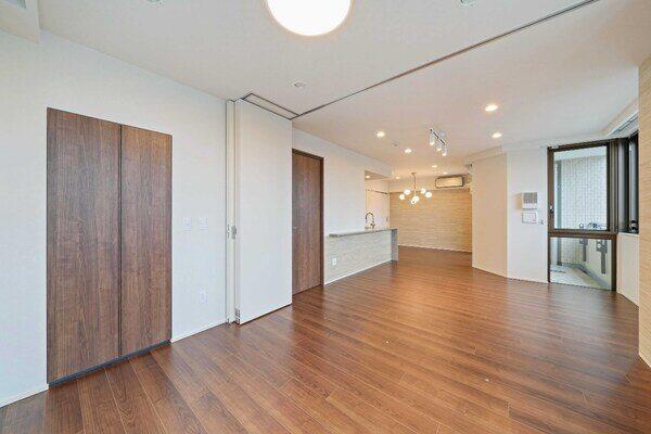 ウォールドアが設置されております。