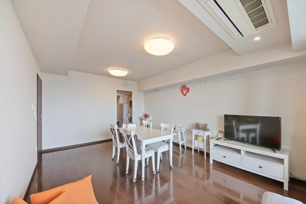 床暖房が設置されております。