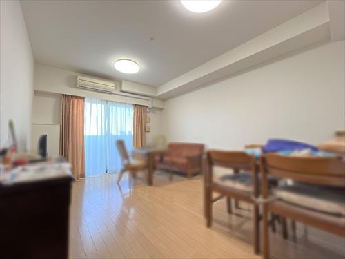 リビングダイニング約１０．４帖