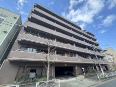 都営大江戸線「両国」駅徒歩7分。浅草駅も徒歩圏内にある南向きの3LDKの物件です。