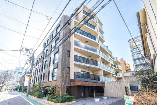陽当り・通風良好な南東・南西角住戸。ペットと一緒に暮らせるマンションです(規約制限有り)。