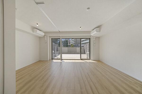 2階部分に位置しています。階下に住戸がないため、足音などの生活音を気にせず快適に過ごせます。