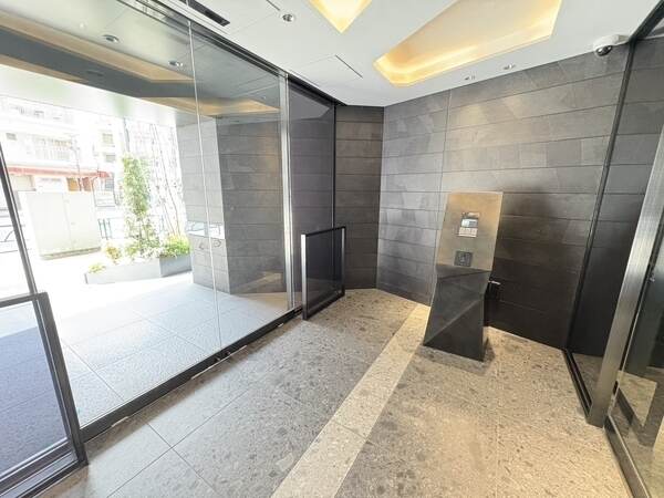 三菱地所コミュニティにより日勤管理されているマンションです。オートロックが備わっています。