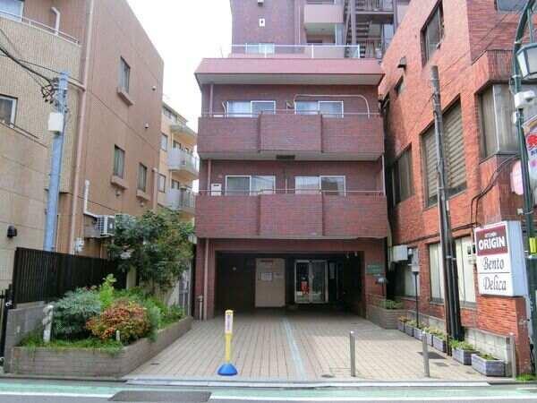 東急田園都市線「三軒茶屋」駅徒歩3分他、複数沿線利用可能な好立地。渋谷方面へのアクセスも良好です。