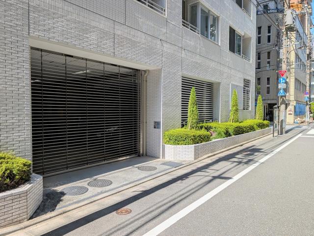 駐車場(共用設備)  写真撮影日：2026-04-01