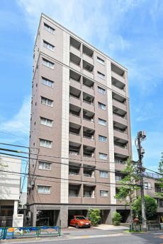 東京メトロ丸ノ内線「中野富士見町」駅まで徒歩4分の立地。地上10階建の8階部分に位置しています。