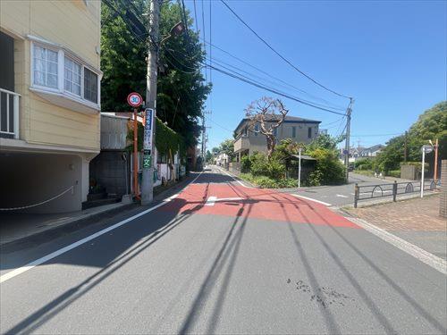 前面道路（２０２６年５月撮影）