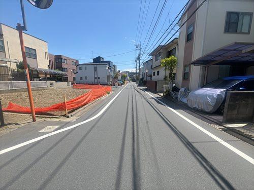 前面道路（２０２６年５月撮影）