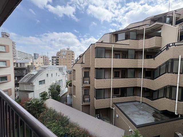 住戸からの眺望写真  写真撮影日：2026-05-01