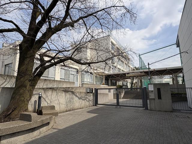 落合第二中学校 380m 写真撮影日：2026-05-01