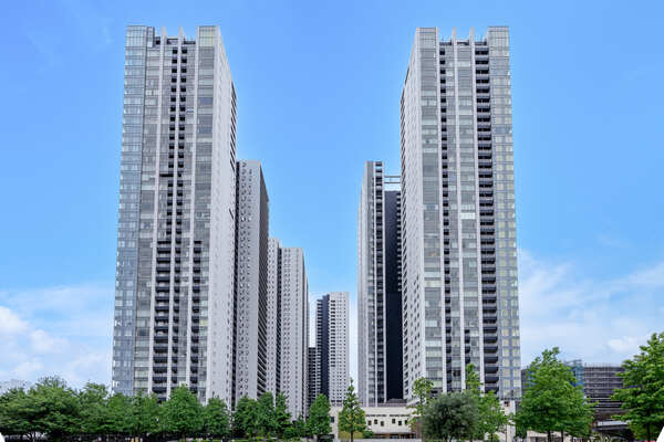 大規模再開発が進む品川エリアに聳え立つ、住友不動産分譲の地上42階建・大規模タワーマンションです。
