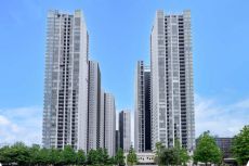 大規模再開発が進む品川エリアに聳え立つ、住友不動産分譲の地上42階建・大規模タワーマンションです。