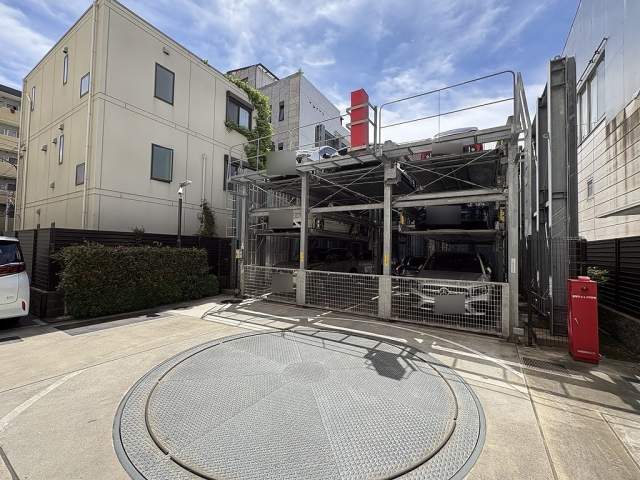 駐車場(共用設備)  写真撮影日：2026-05-09