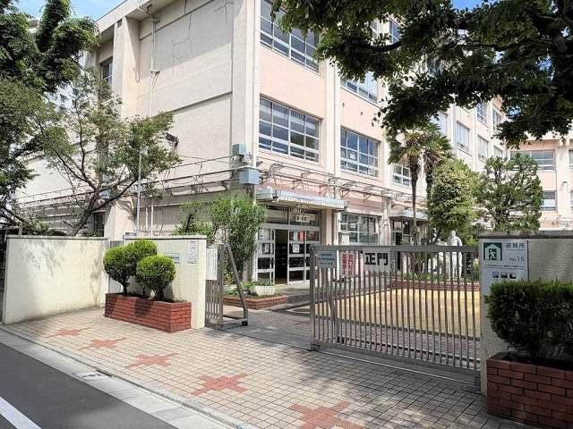 板橋区立板橋第六小学校 350m 写真撮影日：2026-05-09