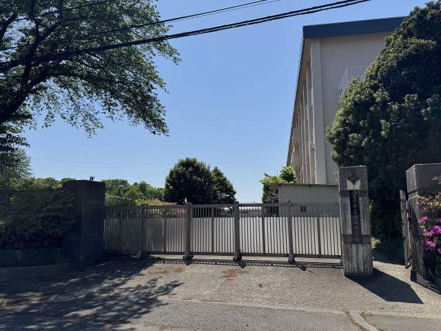 八王子市立由木中学校 2200m 写真撮影日：2025-12-01