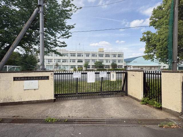 武蔵村山市立第三中学校 80m 写真撮影日：2026-06-06