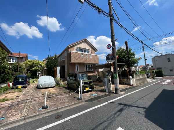 開放感のある日当たり条件の良い立地です。
