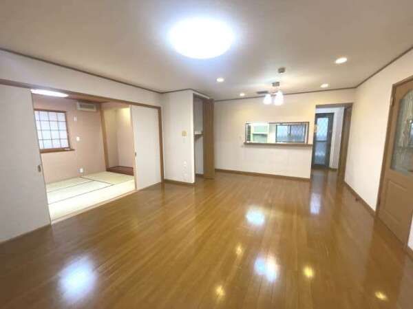 調度品は含まれません